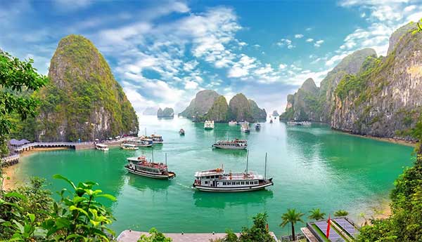 Vietnam’s 10-Year Golden Visa: Unlock Opportunities for Foreign Residents